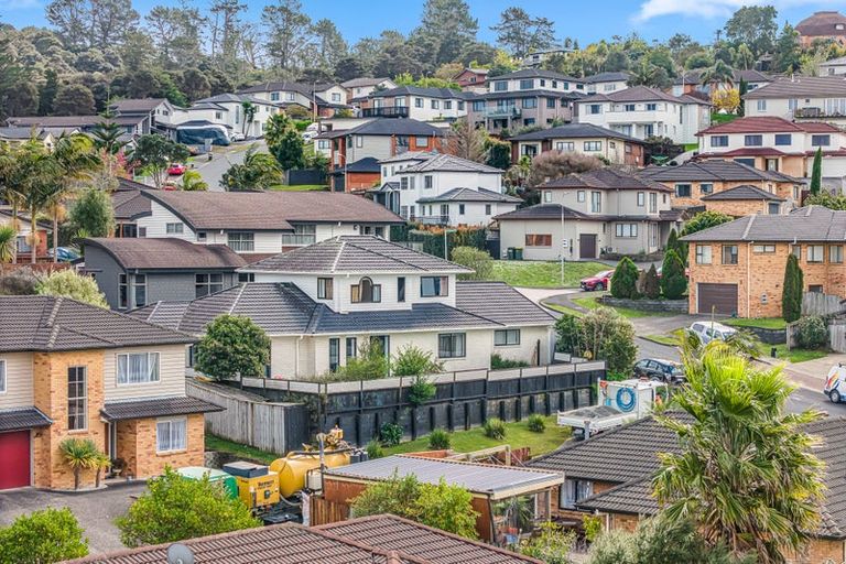 Photo of property in 86 San Marino Drive West, Henderson, Auckland, 0612