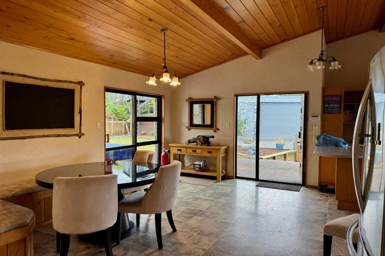 Photo of property in 2 Oakleigh Rise, Oakleigh, Whangarei, 0171