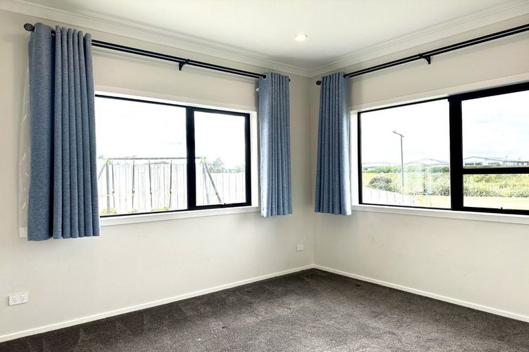 Photo of property in 23 Gemscott Crescent, Huapai, Kumeu, 0810