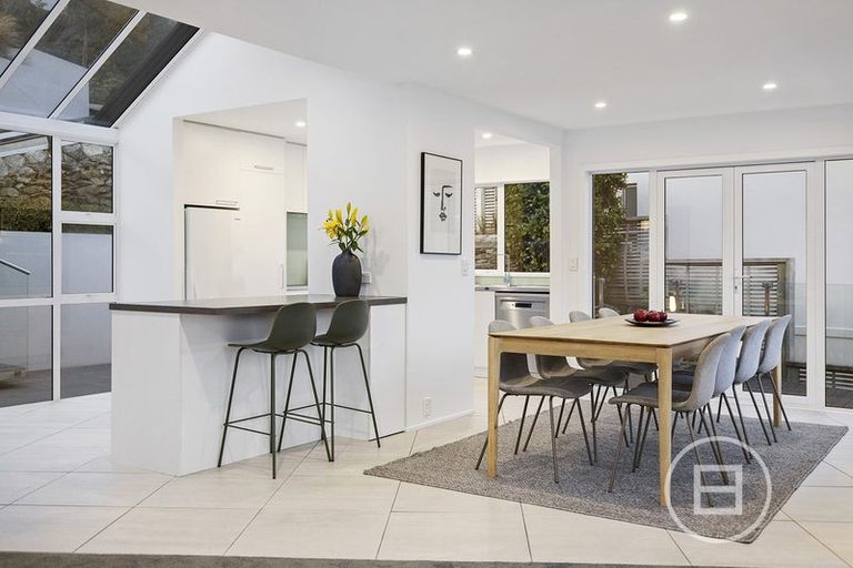 Photo of property in 16 Peregrine Place, Queenstown, 9300