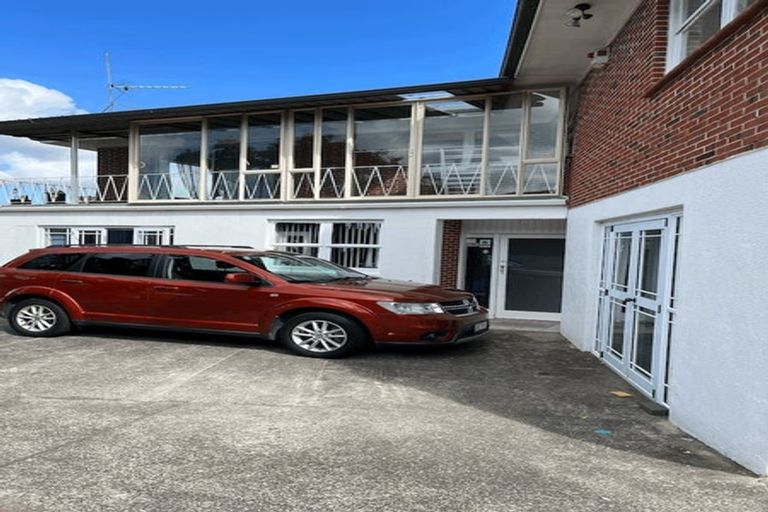 Photo of property in 12 Portadown Avenue, Pakuranga Heights, Auckland, 2010