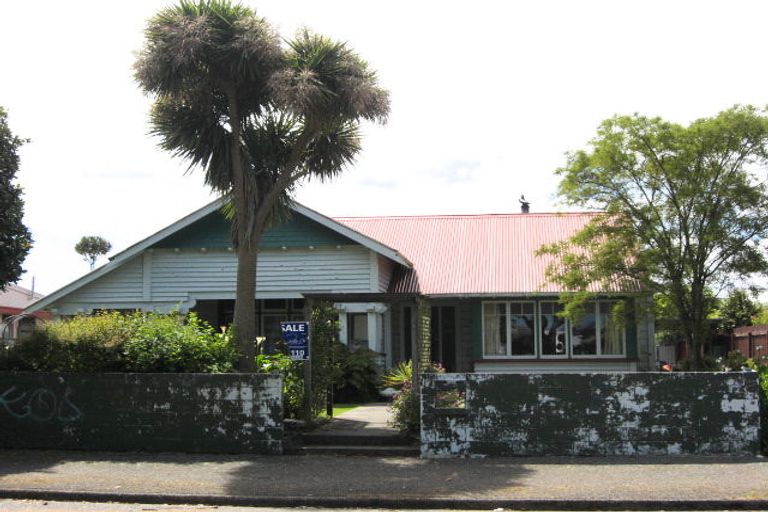 Photo of property in 81 Peel Street, Westport, 7825