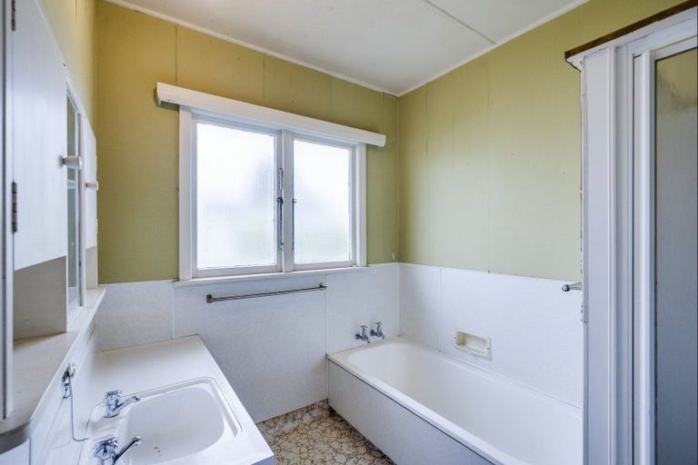 Photo of property in 1102 Heretaunga Street East, Parkvale, Hastings, 4122