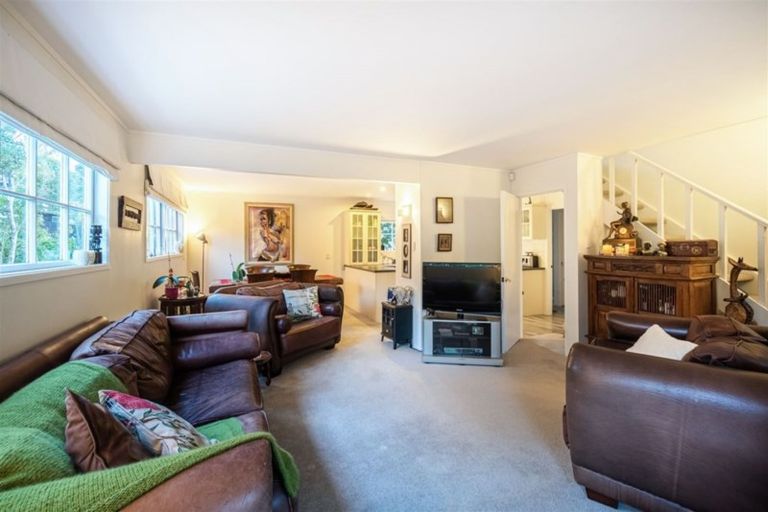 Photo of property in 2/20 Hythe Terrace, Mairangi Bay, Auckland, 0630