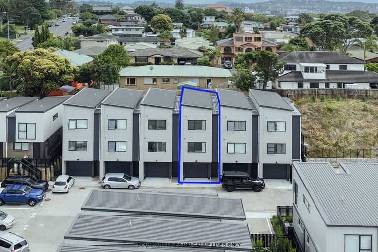 Photo of property in 28 Tukari Lane, Mangere Bridge, Auckland, 2022