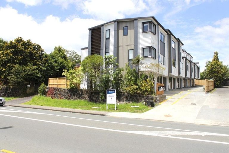 Photo of property in 3/163 Edmonton Road, Te Atatu South, Auckland, 0610