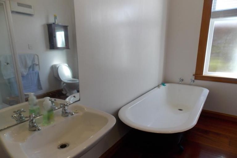 Photo of property in 132 Messines Road, Karori, Wellington, 6012