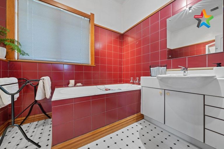 Photo of property in 2a Pharazyn Street, Melling, Lower Hutt, 5010