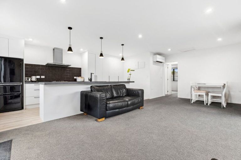 Photo of property in 15 Marbleleaf Lane, Albert Town, Wanaka, 9305