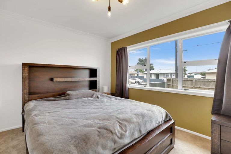 Photo of property in 14 Ferguson Street, Levin, 5510