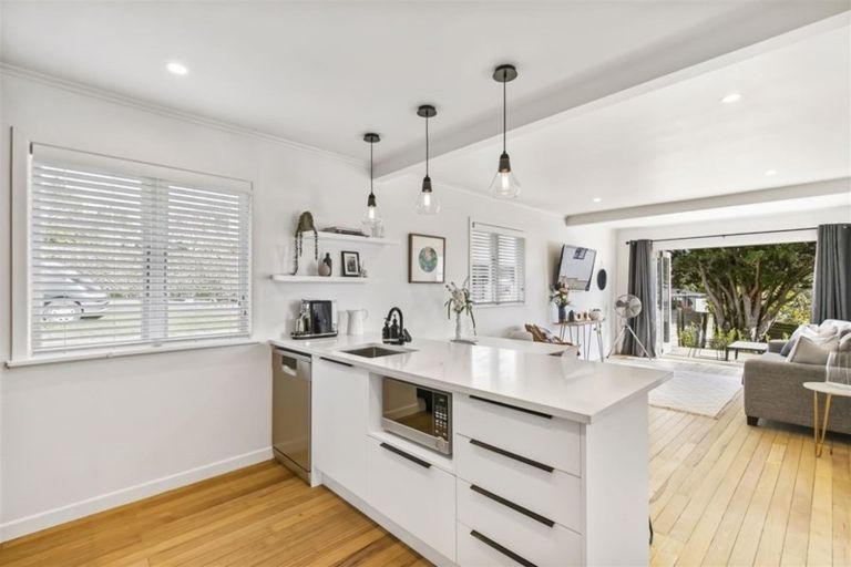 Photo of property in 1/18 Verbena Road, Birkdale, Auckland, 0626