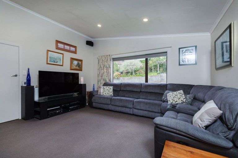 Photo of property in 12 Hillside Crescent, Westown, New Plymouth, 4310