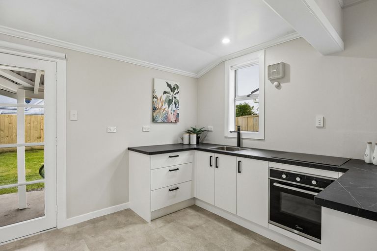 Photo of property in 218 Oxford Street, South Dunedin, Dunedin, 9012