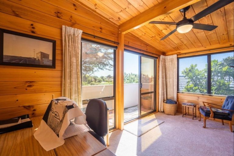 Photo of property in 23 Barrett Drive, Waikanae Beach, Waikanae, 5036