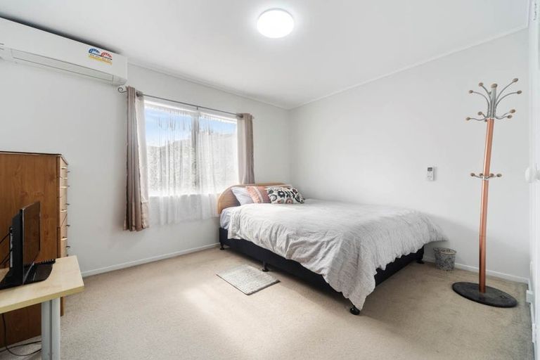 Photo of property in 2/34 Great South Road, Manurewa, Auckland, 2102