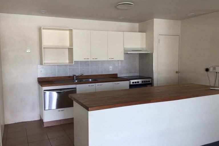 Photo of property in 214 Grove Road, Mayfair, Hastings, 4122