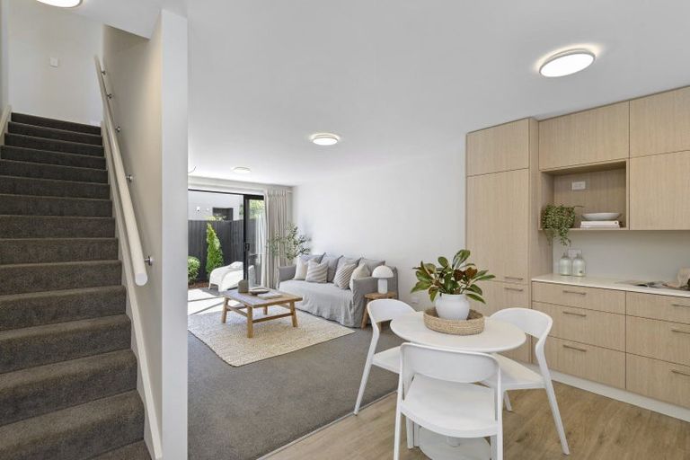 Photo of property in 2/21 Hills Road, Edgeware, Christchurch, 8013