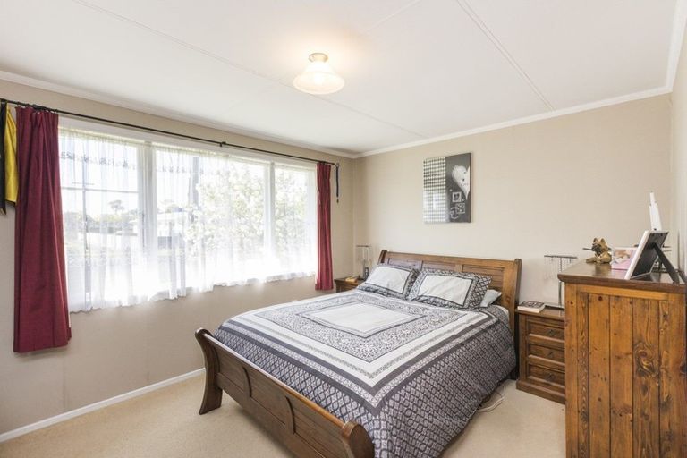 Photo of property in 33 Benmore Avenue, Cloverlea, Palmerston North, 4412