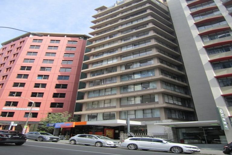 Photo of property in Terrace Tower Apartments, 1e/126 The Terrace, Wellington Central, Wellington, 6011
