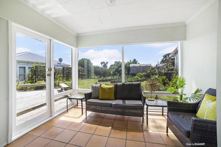 Photo of property in 12 Veronica Street, Brooklyn, Wellington, 6021