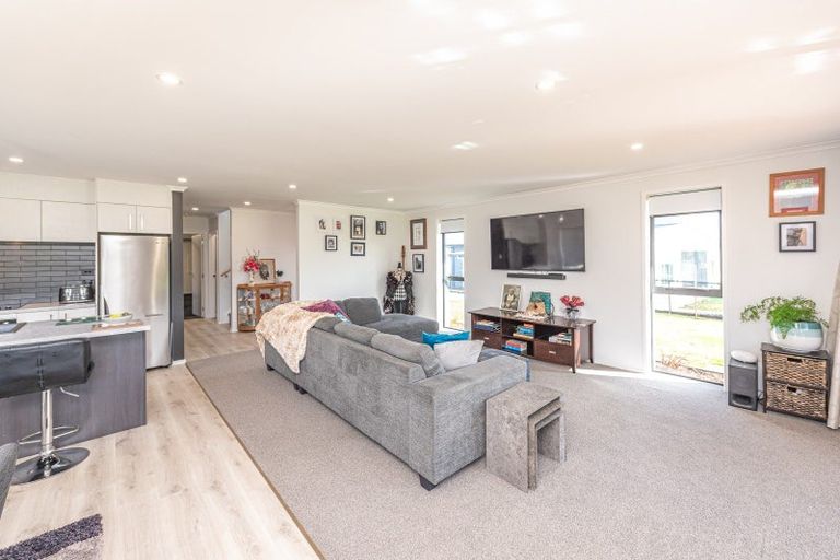 Photo of property in 31 Golf Vue Place, Castlecliff, Whanganui, 4501