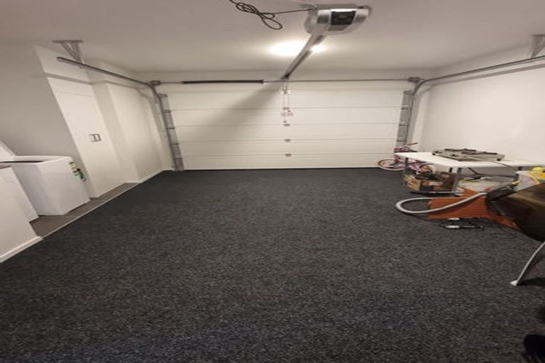 Photo of property in 19 Kaimai Avenue, Massey, Auckland, 0614