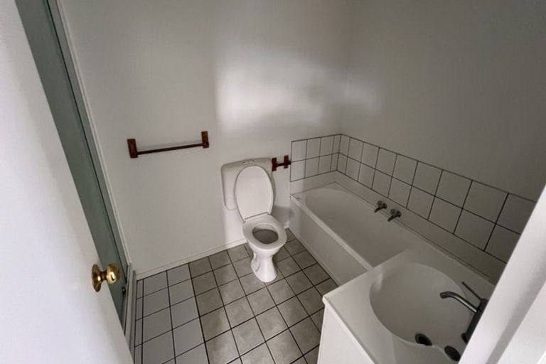 Photo of property in 27a Kentwood Drive, Woodridge, Wellington, 6037