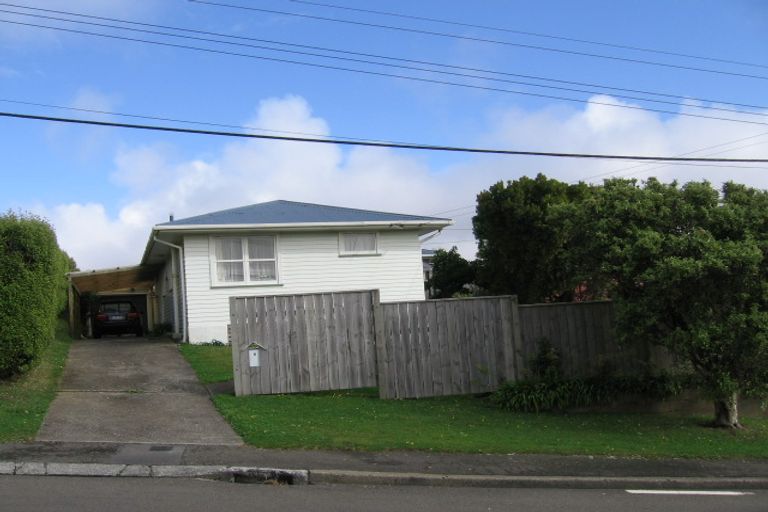 Photo of property in 11 Beazley Avenue, Paparangi, Wellington, 6037