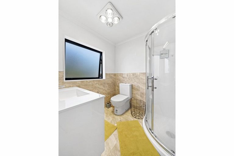 Photo of property in 14 Kereru Rise, Papakura, 2110