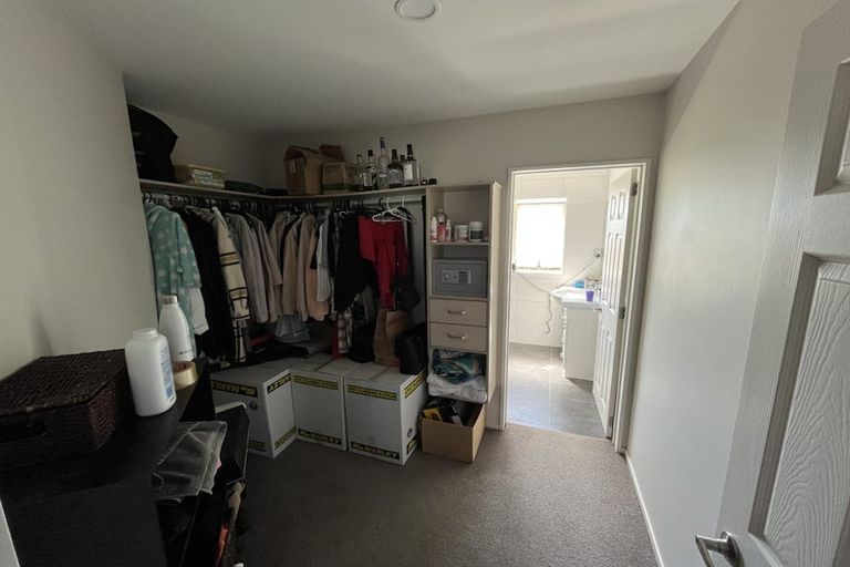 Photo of property in 18 Nicholas Gibbons Drive, Clendon Park, Auckland, 2103