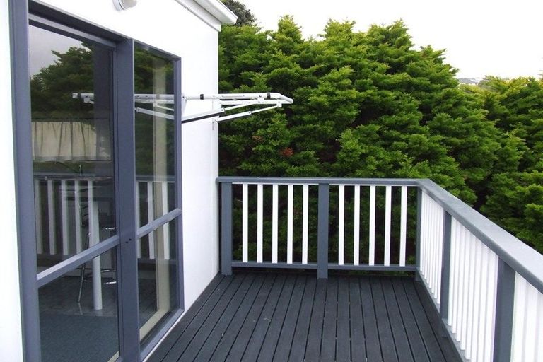 Photo of property in 72 Maupuia Road, Maupuia, Wellington, 6022