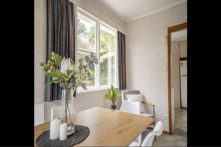 Photo of property in 3 South Street, Tawa, Wellington, 5028