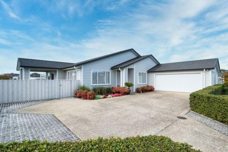 Photo of property in 15 Turpin Road, Riverhead, 0820