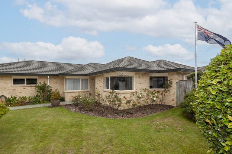 Photo of property in 90 Realm Drive, Paraparaumu, 5032