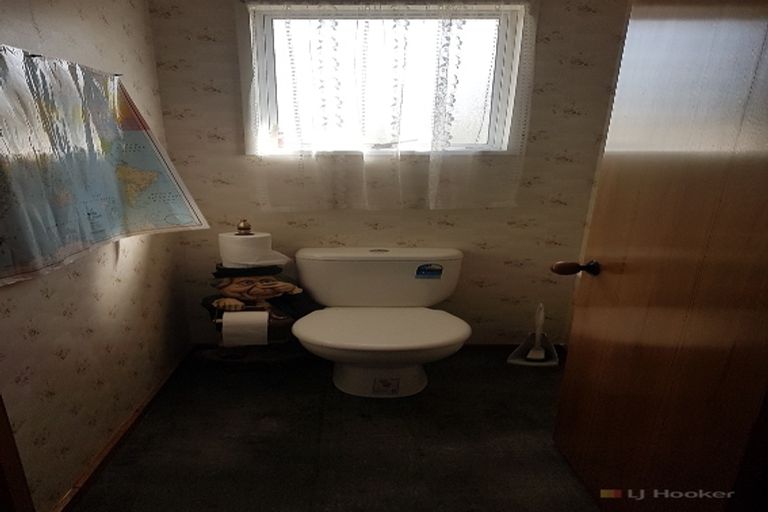 Photo of property in 19 Timaru Road, Waimate, 7924