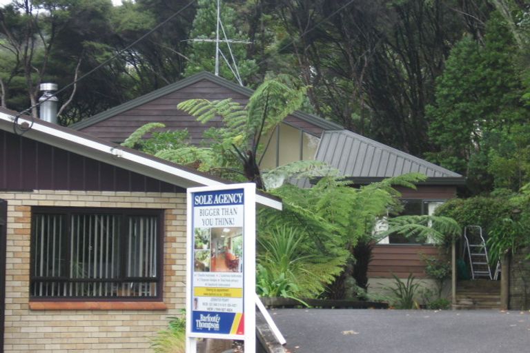 Photo of property in 204 Godley Road, Titirangi, Auckland, 0604