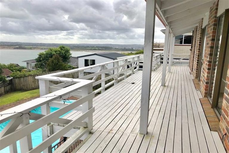 Photo of property in 51 Hadfield Street, Beach Haven, Auckland, 0626