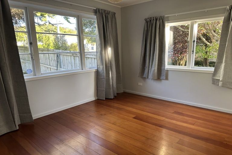 Photo of property in 90 Stokes Valley Road, Stokes Valley, Lower Hutt, 5019