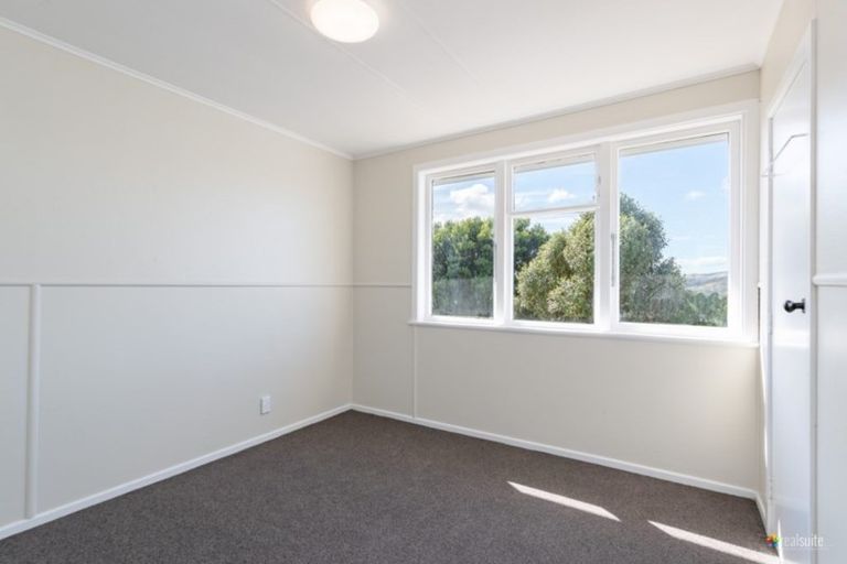 Photo of property in 33 Rangituhi Crescent, Takapuwahia, Porirua, 5022