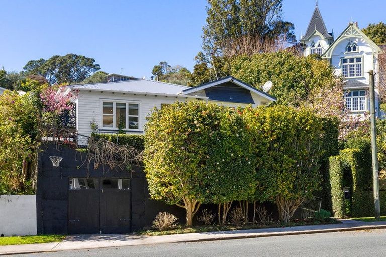 Photo of property in 15 Bracken Street, New Plymouth, 4310