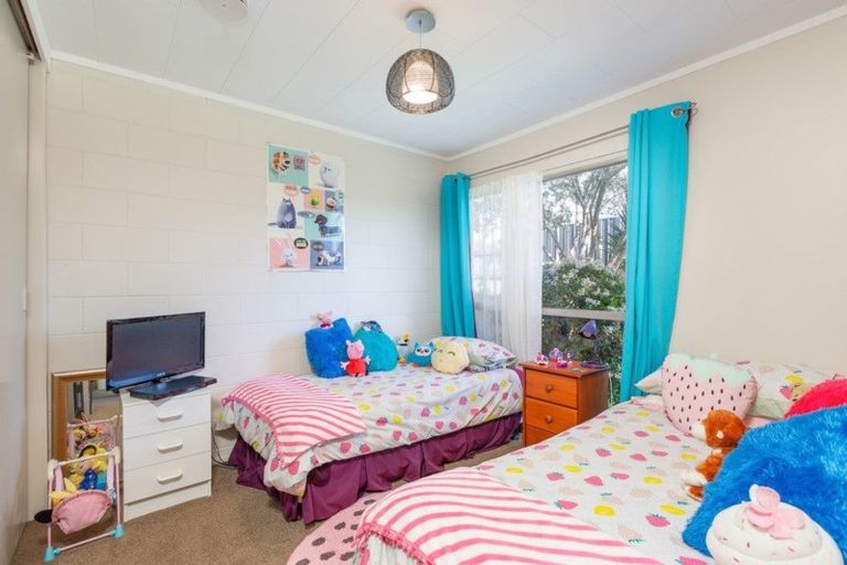Photo of property in 4/109a Te Atatu Road, Te Atatu South, Auckland, 0610