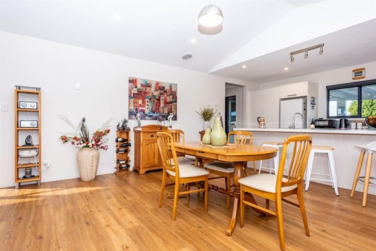 Photo of property in 14 Tuamotu Park, Wainui, Gisborne, 4010