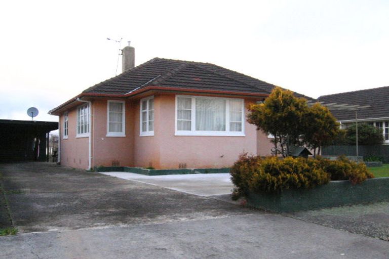 Photo of property in 620 Featherston Street, Roslyn, Palmerston North, 4414
