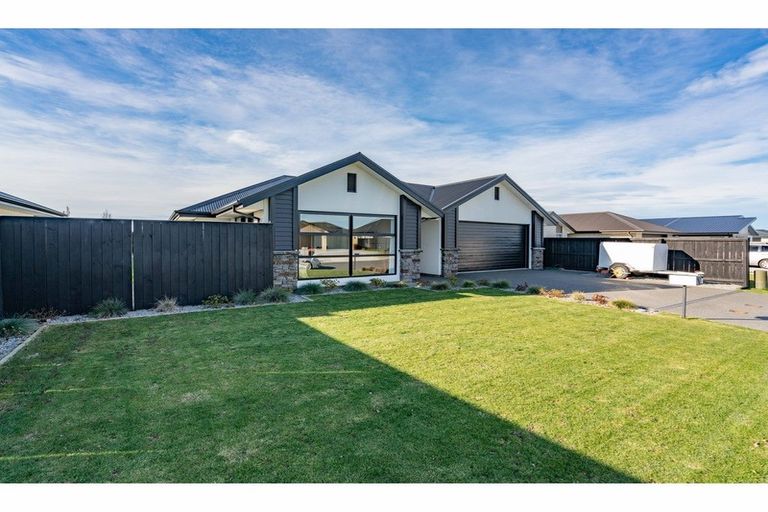 Photo of property in 23 Valour Drive, Rangiora, 7400