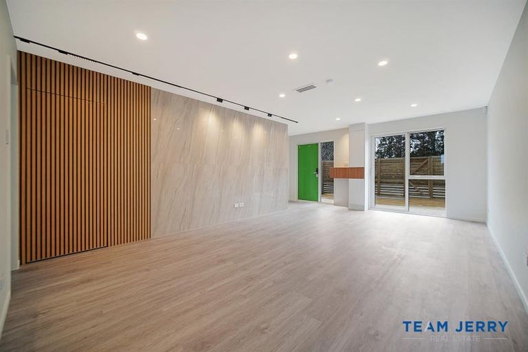 Photo of property in 15 Te Aparangi Road, Papakura, 2110