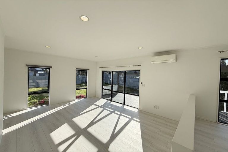 Photo of property in 49 Gosford Drive, Botany Downs, Auckland, 2010