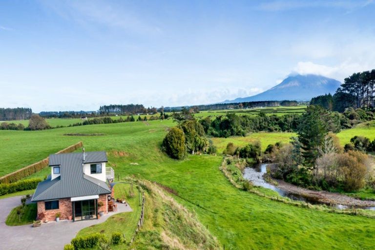 Photo of property in 89a Cornwall Road, Eltham, Hawera, 4673