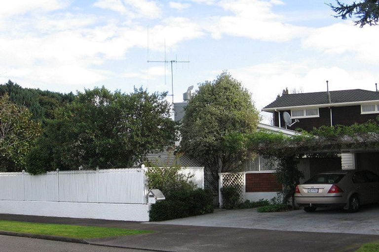 Photo of property in 1 Croxley Place, Terrace End, Palmerston North, 4410