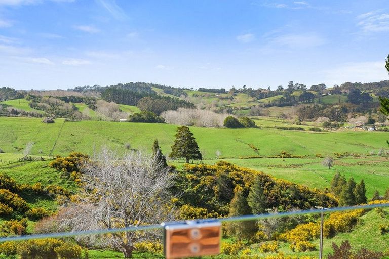 Photo of property in 233 Whitehills Road, Waitoki, Silverdale, 0994