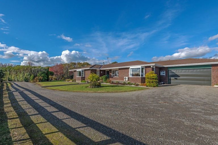 Photo of property in 840 Makerua Road, Tokomaru, Palmerston North, 4474